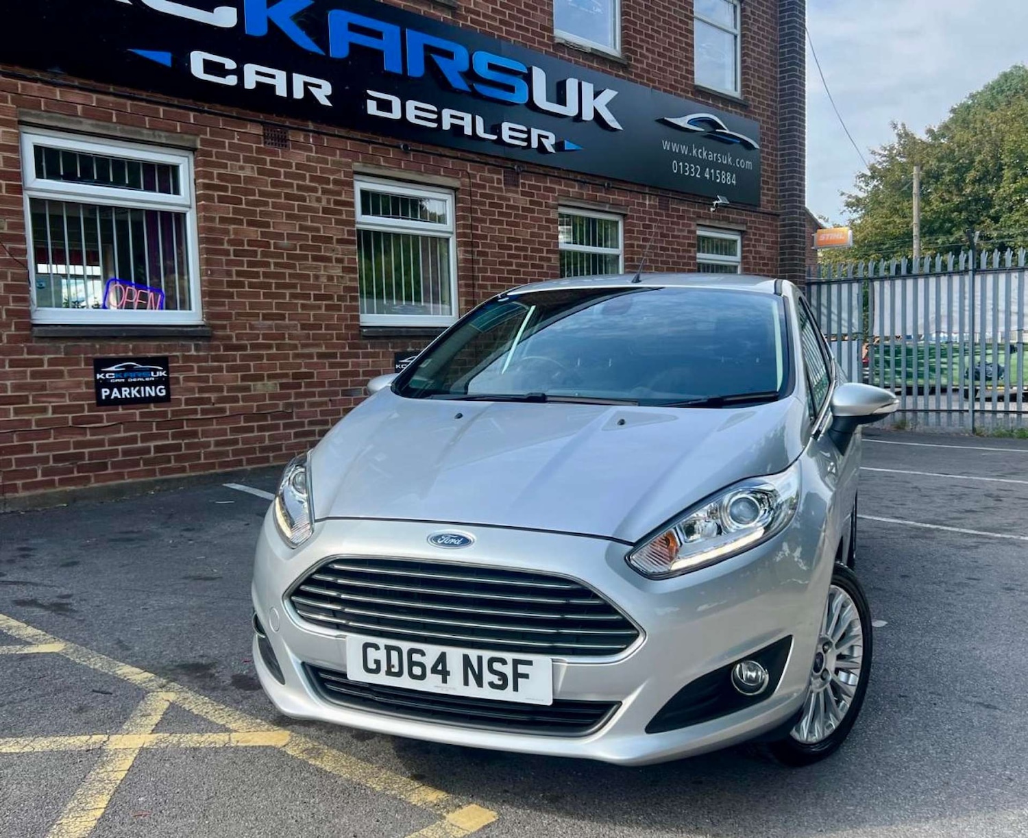 Used Ford Fiesta 2015 for sale - 76601147: Photo 2