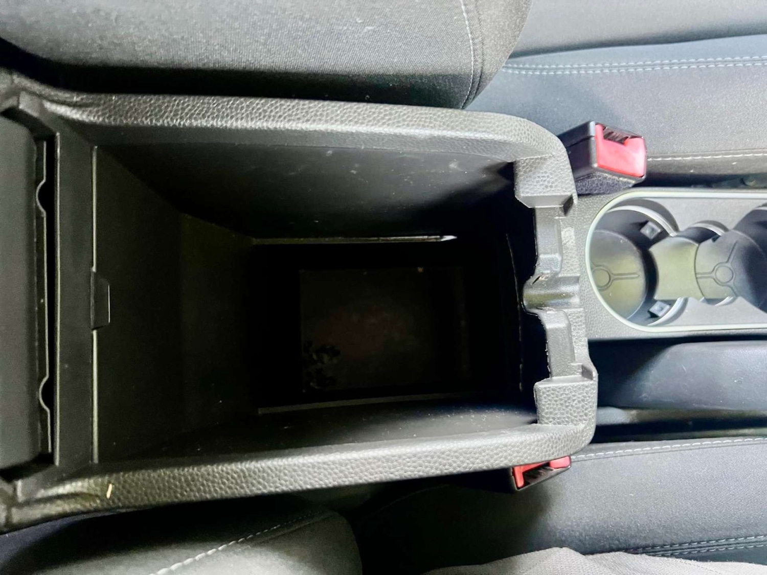 Used Ford Fiesta 2015 for sale - 76601147: Photo 24