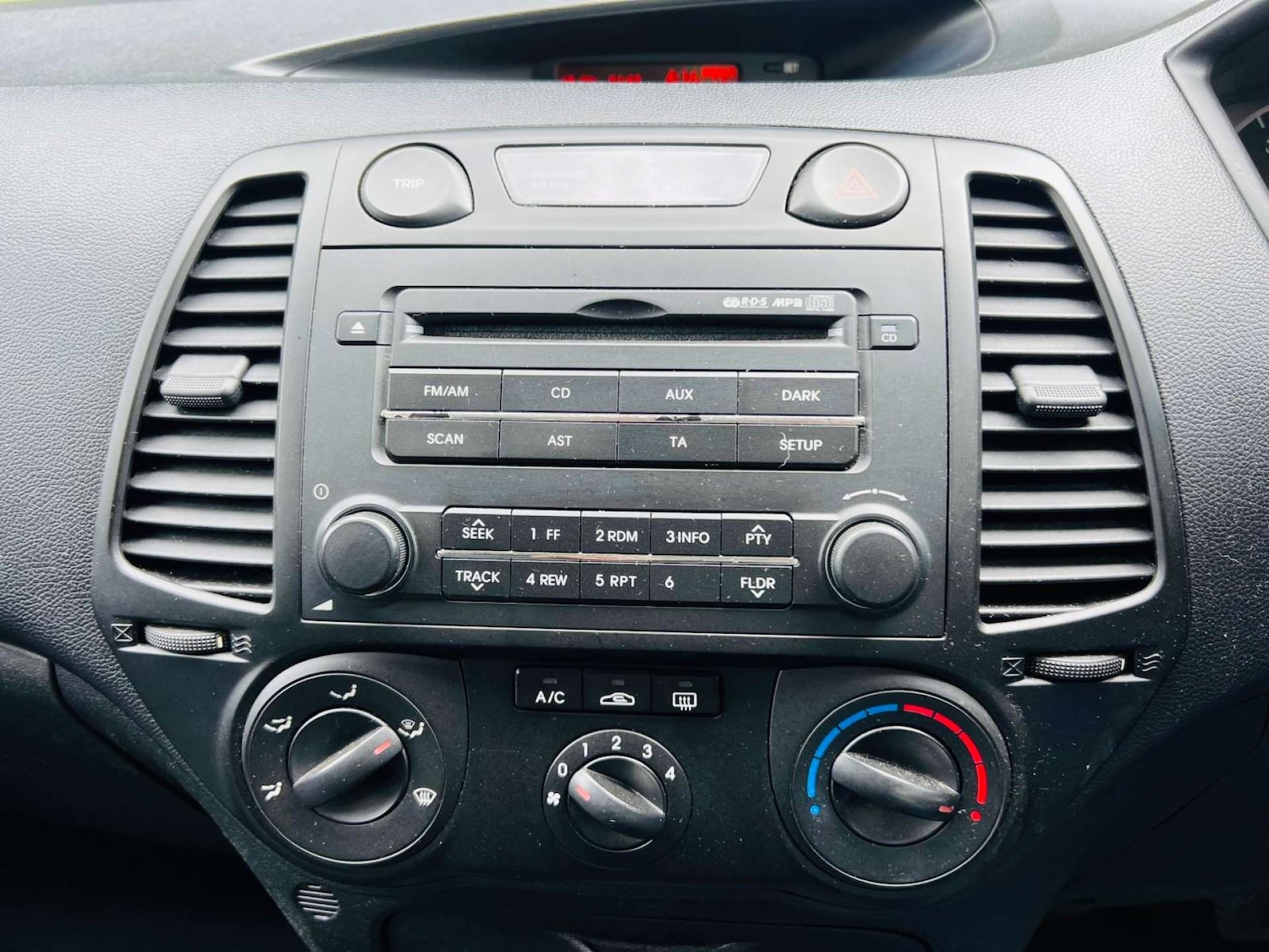 Used Hyundai i20 2009 for sale - 76601089: Photo 11