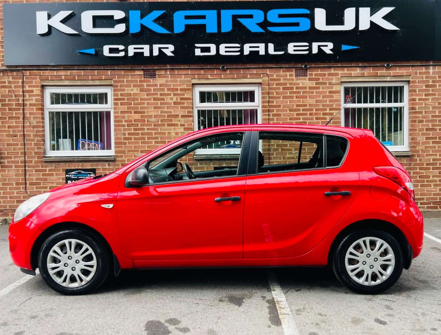 Used Hyundai i20 2009 for sale - 76601089: Photo 3