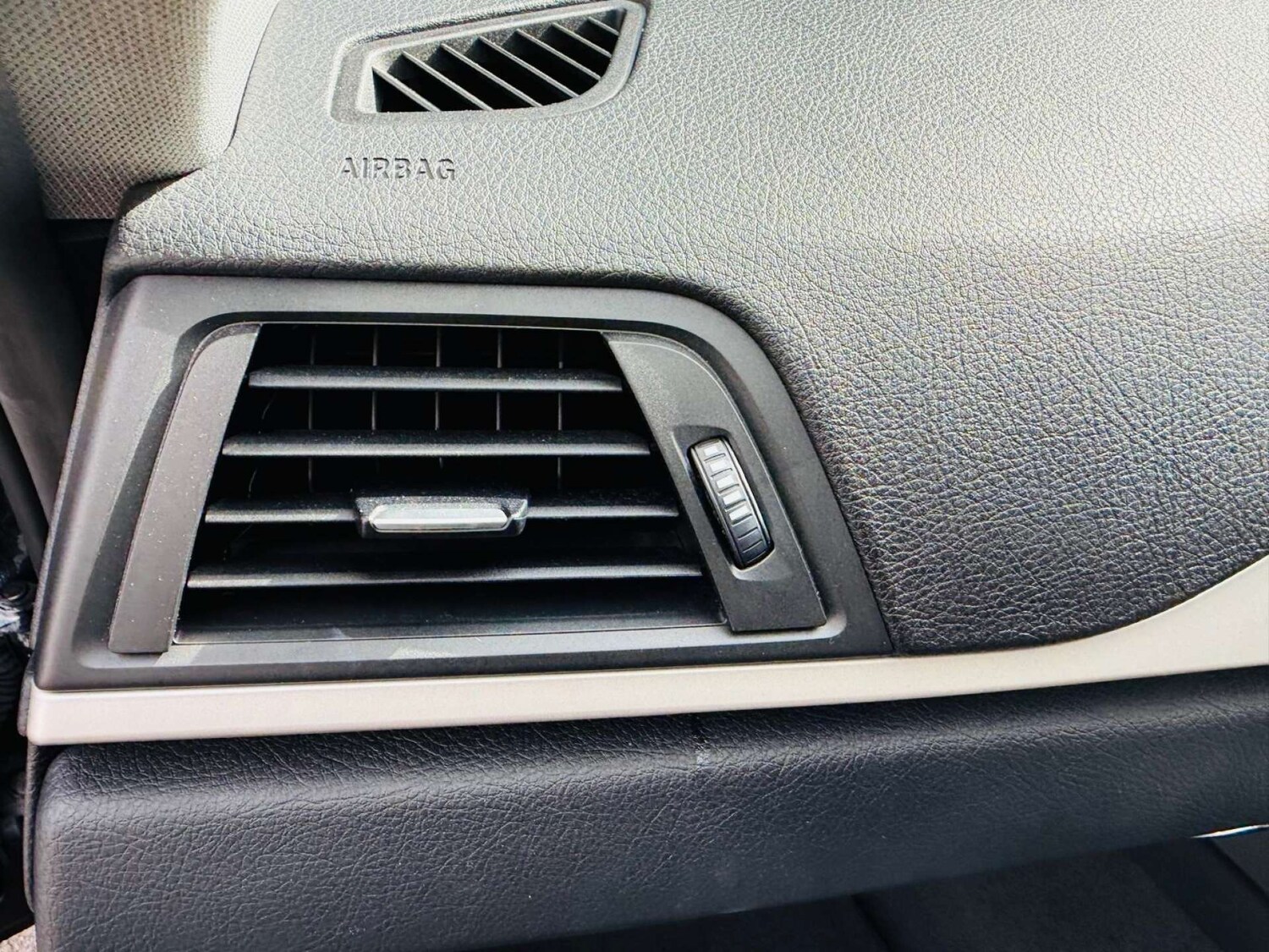 Used BMW 3 Series 2016 for sale - 75910091: Photo 32