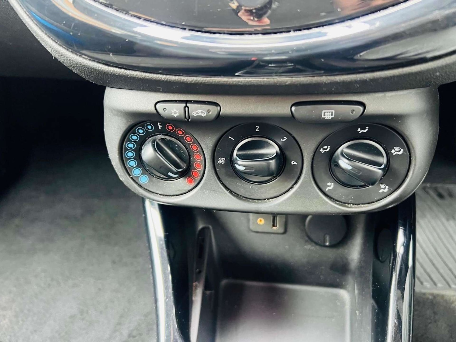 Used Vauxhall ADAM 2016 for sale - 77200737: Photo 9