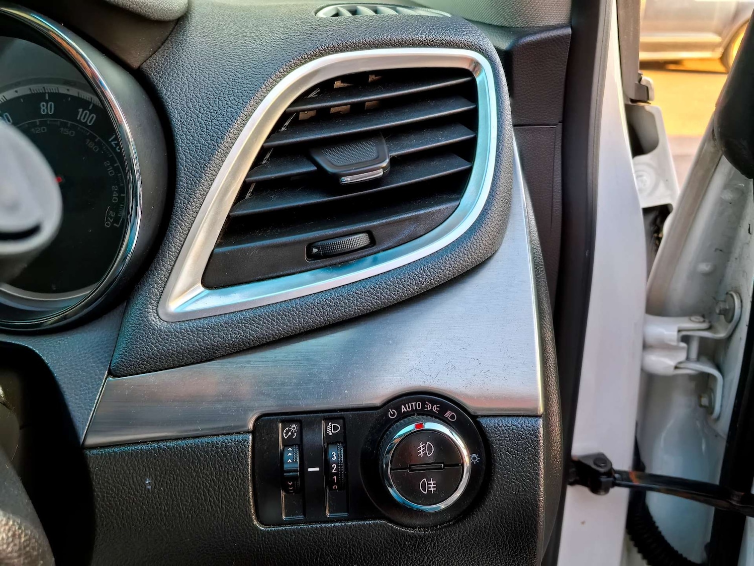 Used Vauxhall Mokka 2016 for sale - 77660292: Photo 34