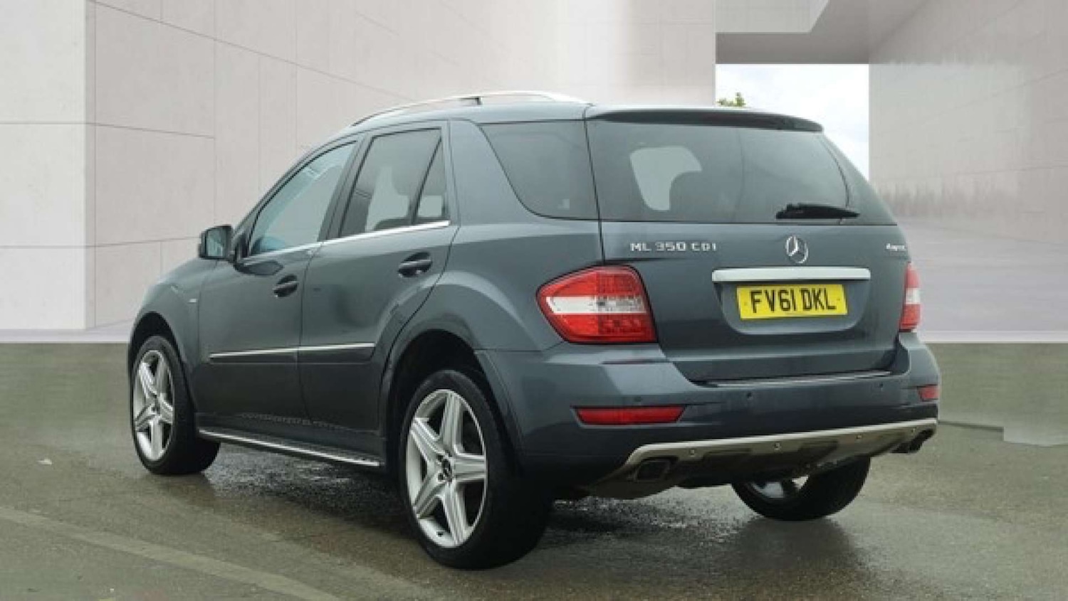 Used Mercedes-Benz M Class 2011 for sale - 78198749: Photo 4