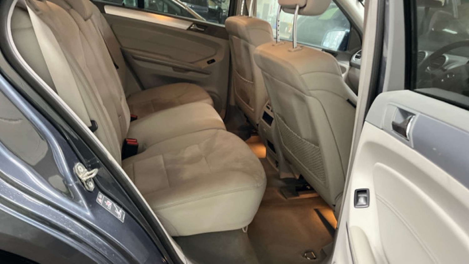 Used Mercedes-Benz M Class 2011 for sale - 78198749: Photo 8