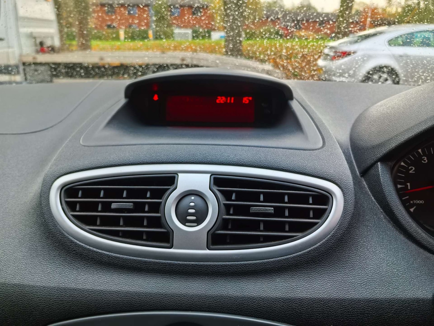 Used Renault Clio 2009 for sale - 76475121: Photo 13