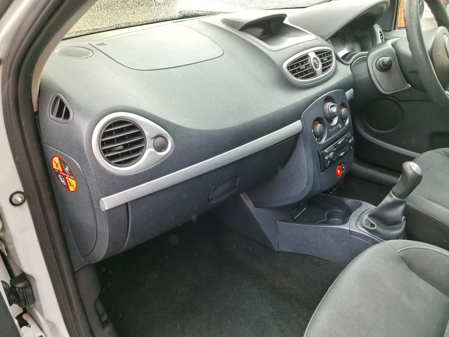 Used Renault Clio 2009 for sale - 76475121: Photo 20