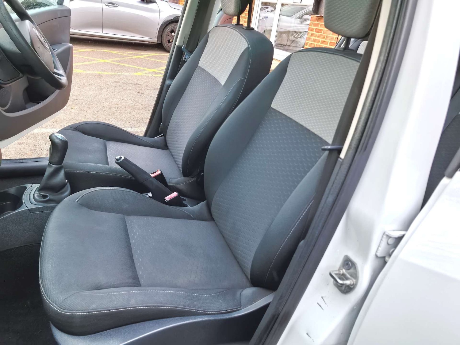 Used Renault Clio 2009 for sale - 76475121: Photo 25