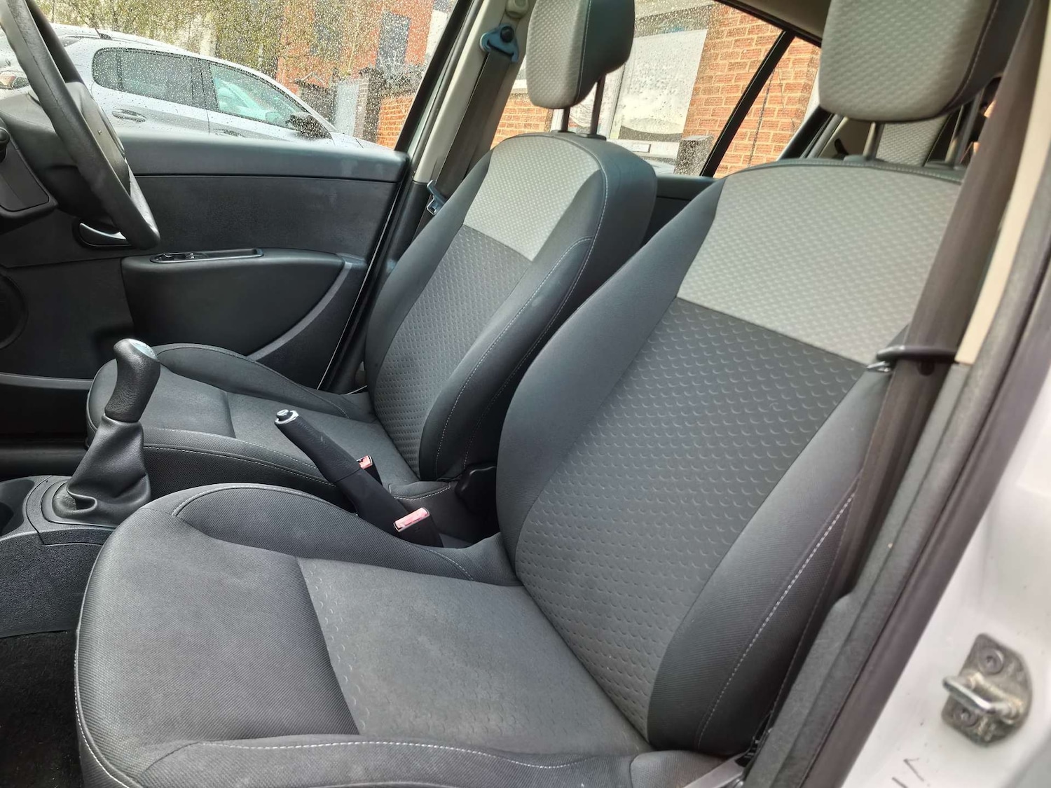 Used Renault Clio 2009 for sale - 76475121: Photo 30