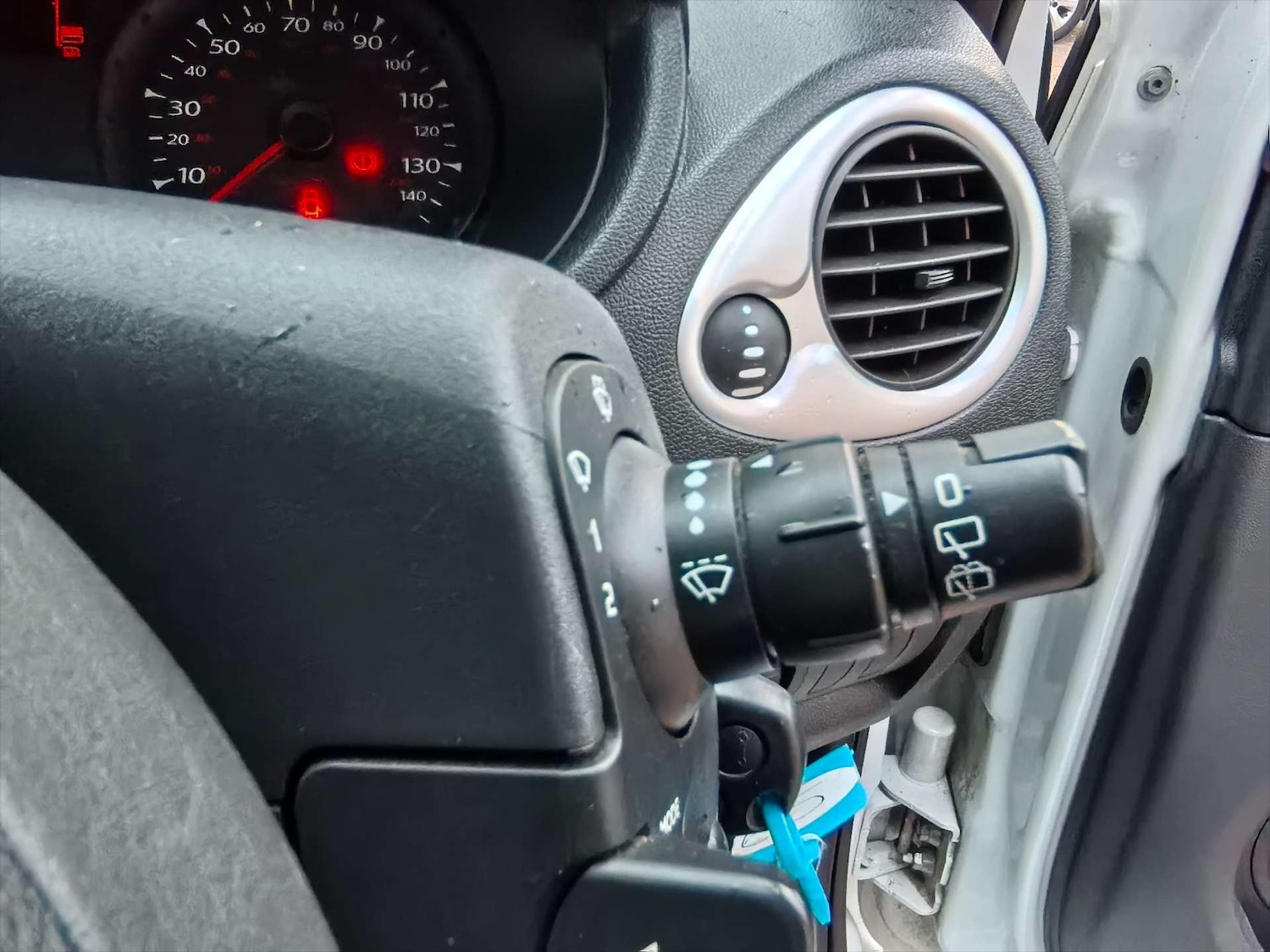 Used Renault Clio 2009 for sale - 76475121: Photo 32