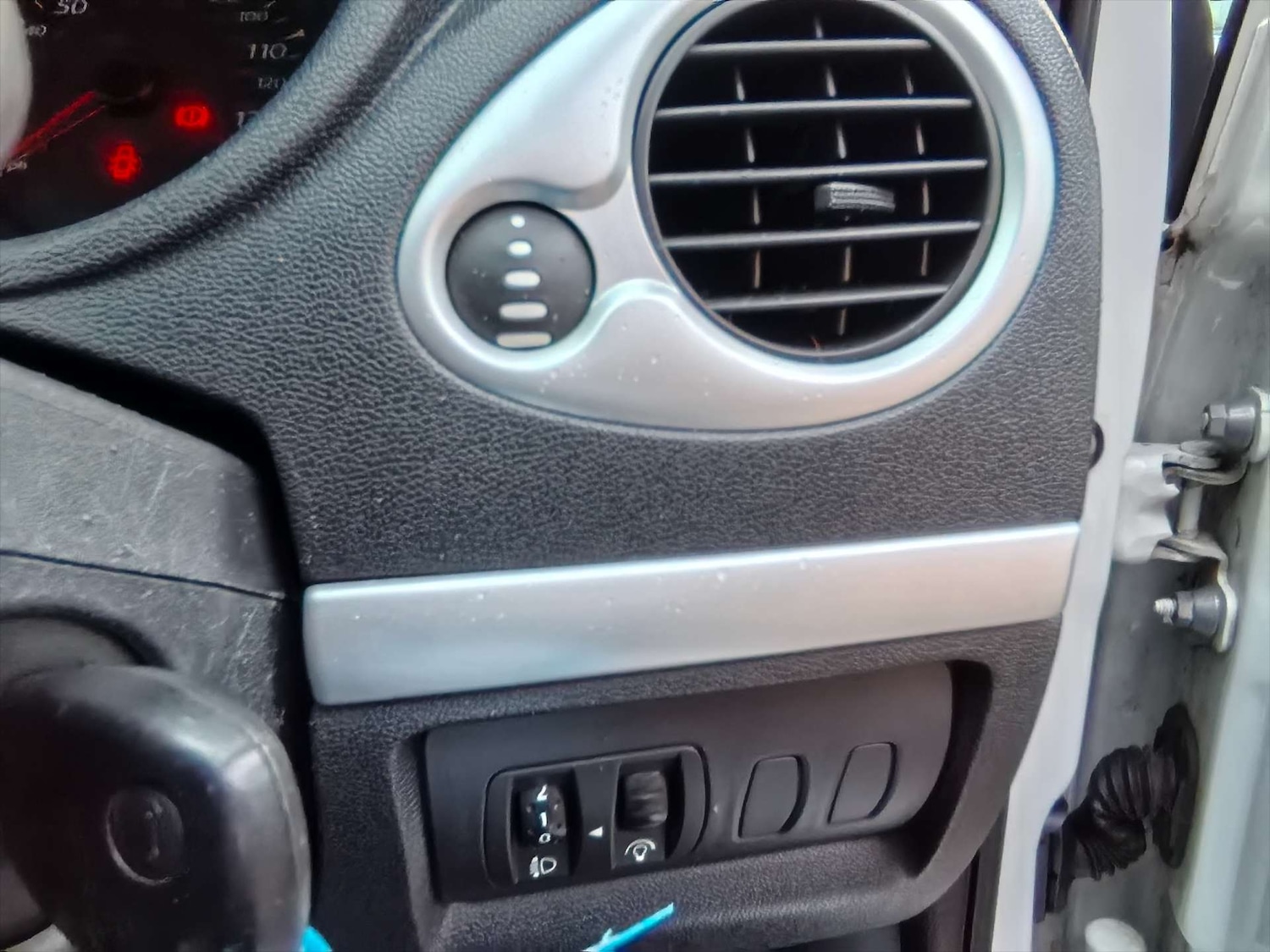 Used Renault Clio 2009 for sale - 76475121: Photo 34