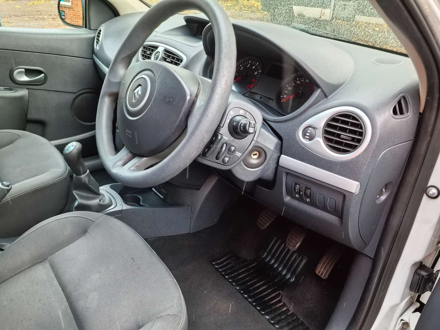 Used Renault Clio 2009 for sale - 76475121: Photo 55