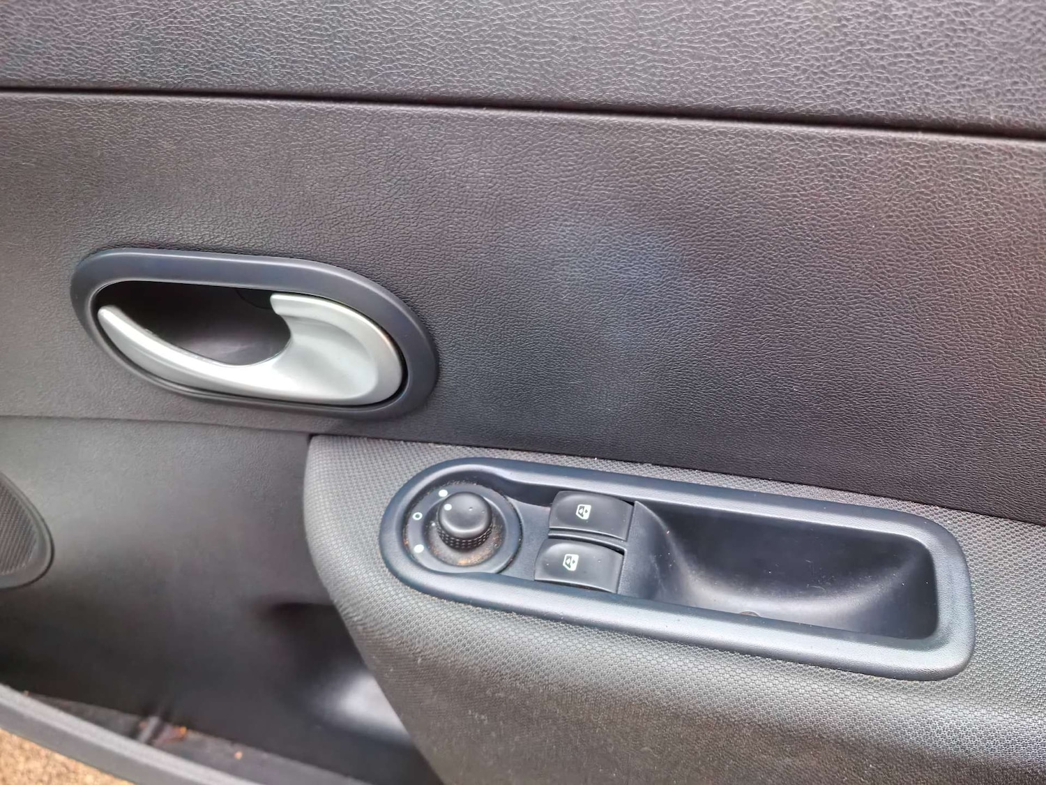 Used Renault Clio 2009 for sale - 76475121: Photo 56