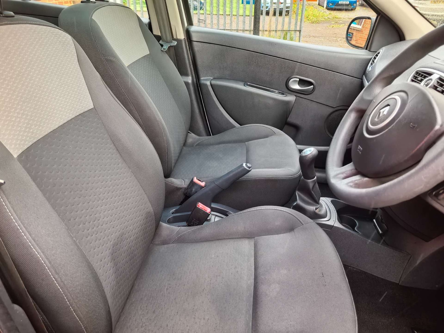 Used Renault Clio 2009 for sale - 76475121: Photo 58