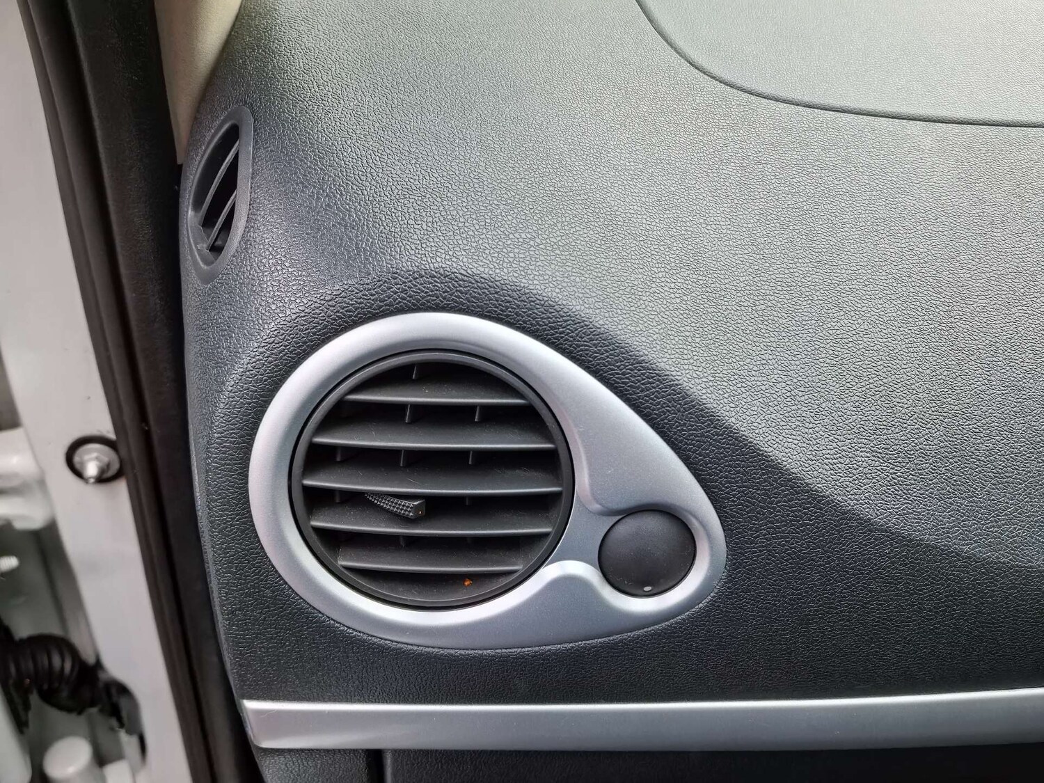 Used Renault Clio 2009 for sale - 76475121: Photo 71