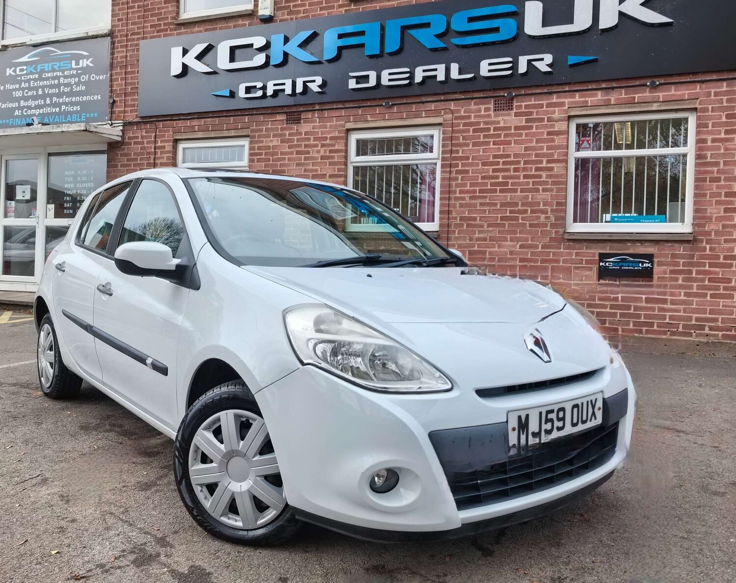 Used Renault Clio 2009 for sale - 76475121: Photo 73