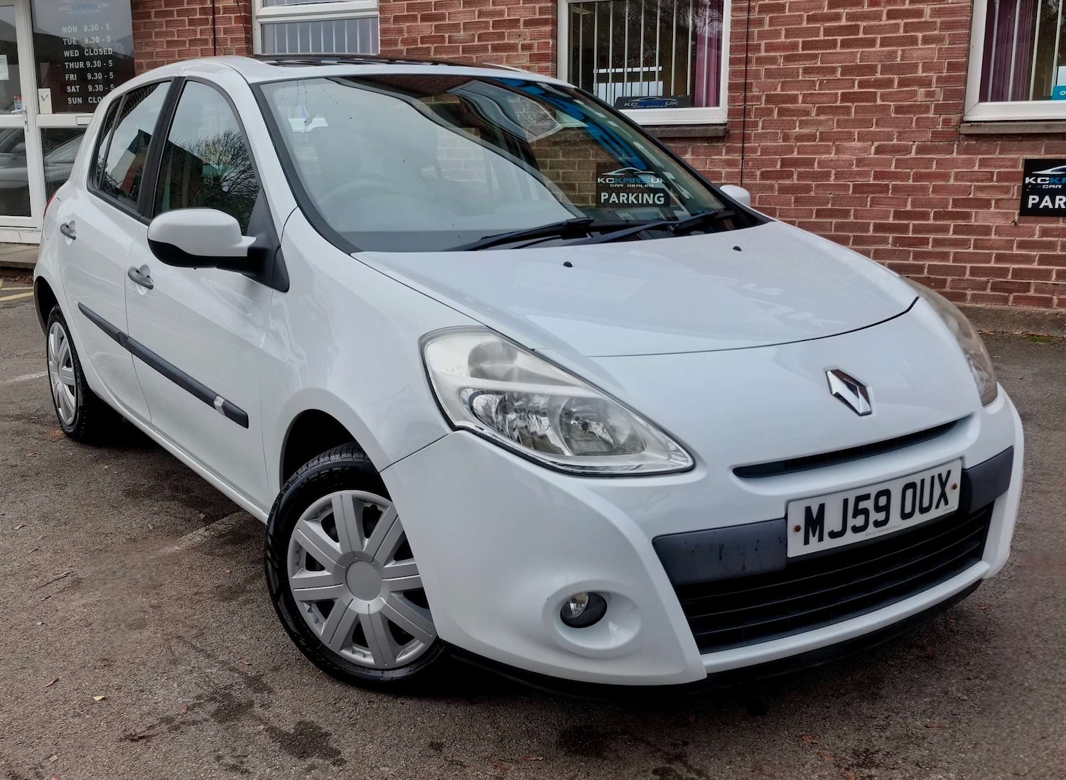 Used Renault Clio 2009 for sale - 76475121: Photo 74