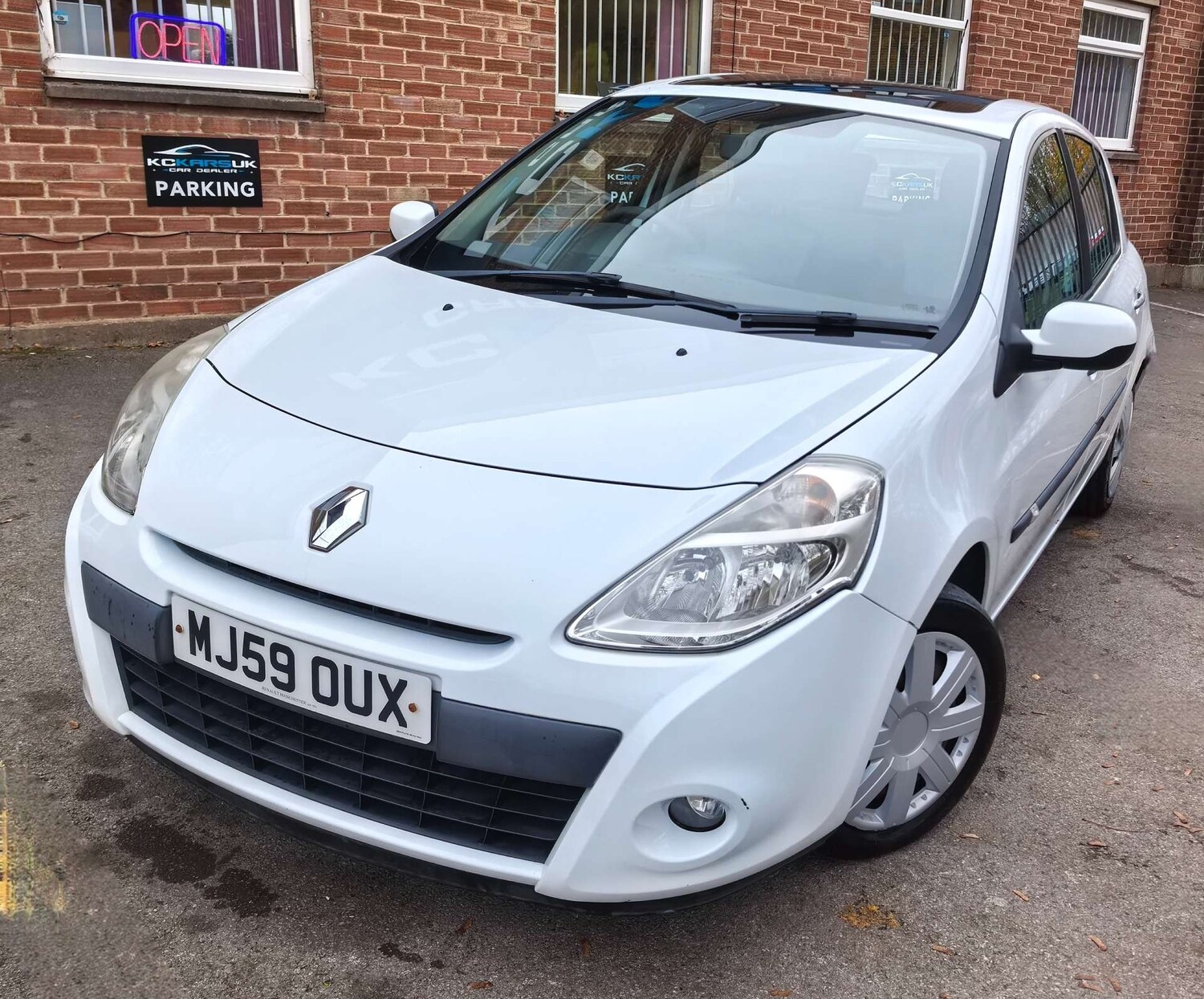 Used Renault Clio 2009 for sale - 76475121: Photo 82