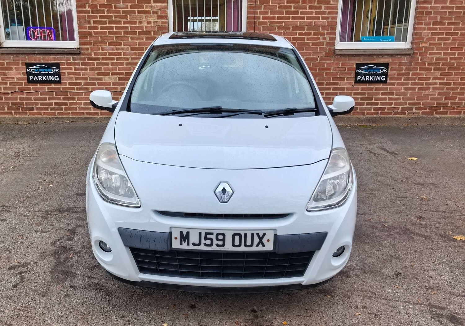 Used Renault Clio 2009 for sale - 76475121: Photo 88