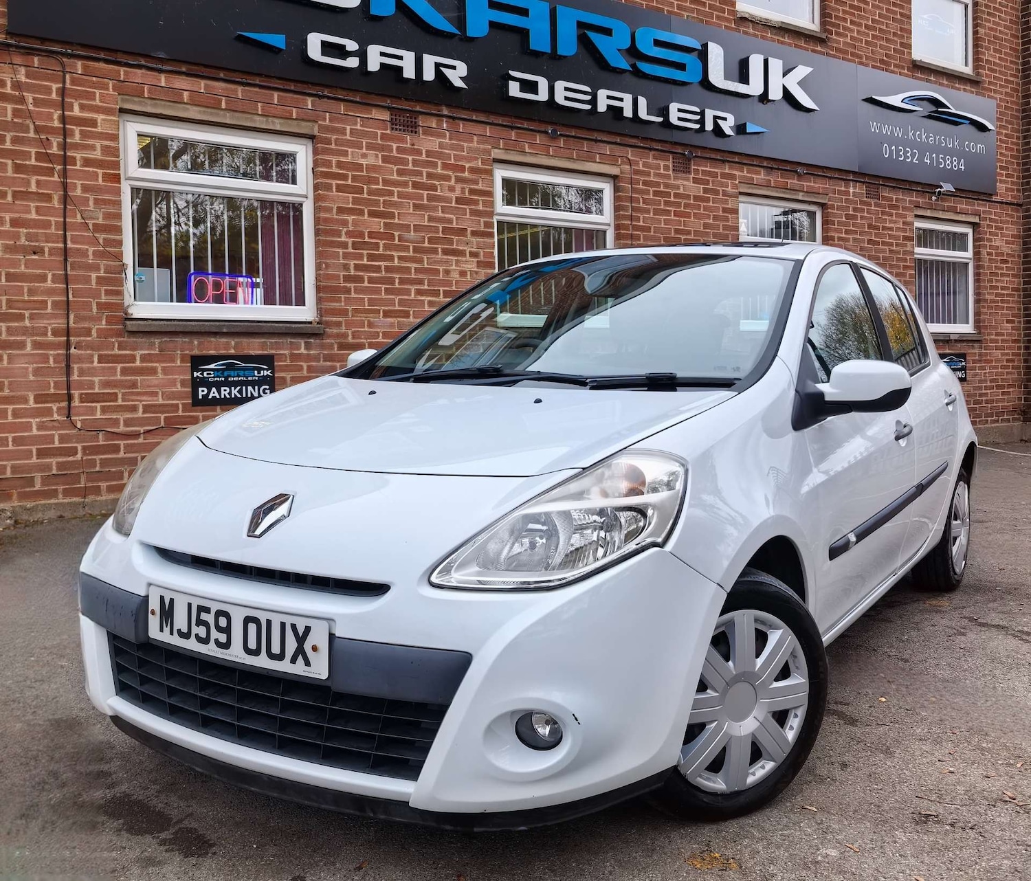 Used Renault Clio 2009 for sale - 76475121: Photo 9
