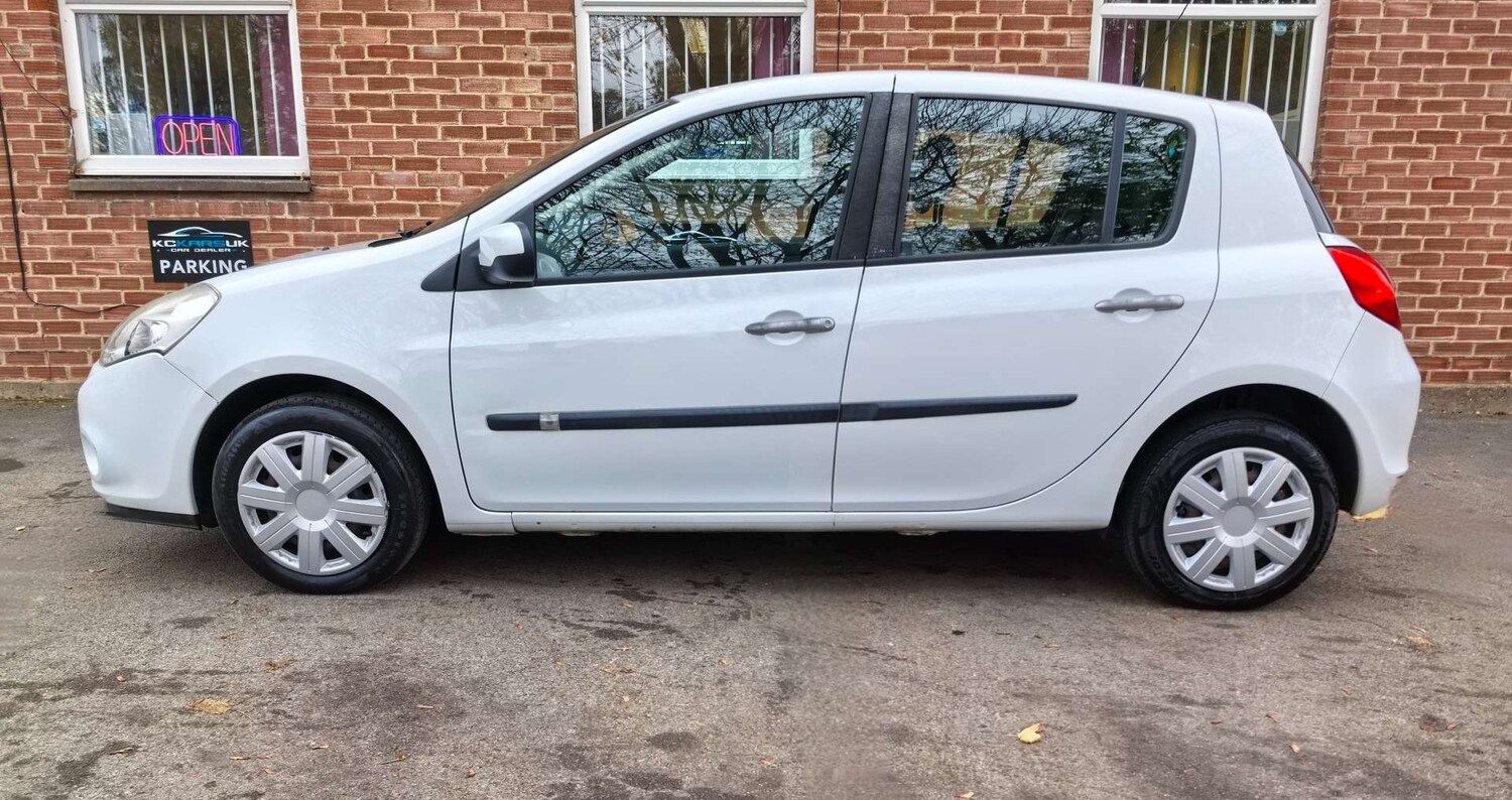 Used Renault Clio 2009 for sale - 76475121: Photo 92