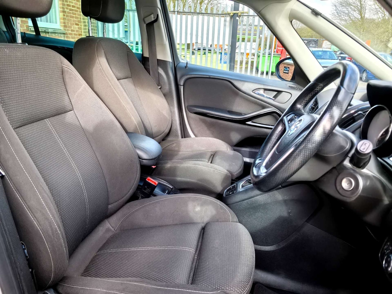 Used Vauxhall Zafira Tourer 2013 for sale - 77470074: Photo 12