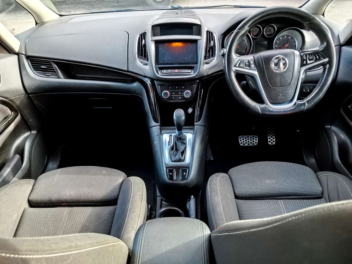 Used Vauxhall Zafira Tourer 2013 for sale - 77470074: Photo 16