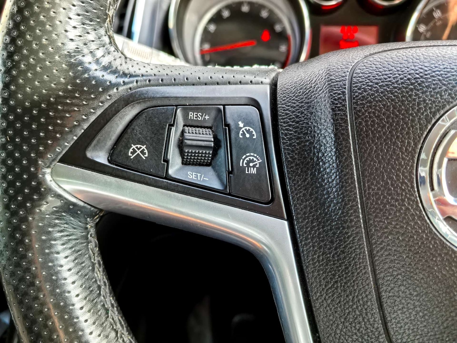 Used Vauxhall Zafira Tourer 2013 for sale - 77470074: Photo 30