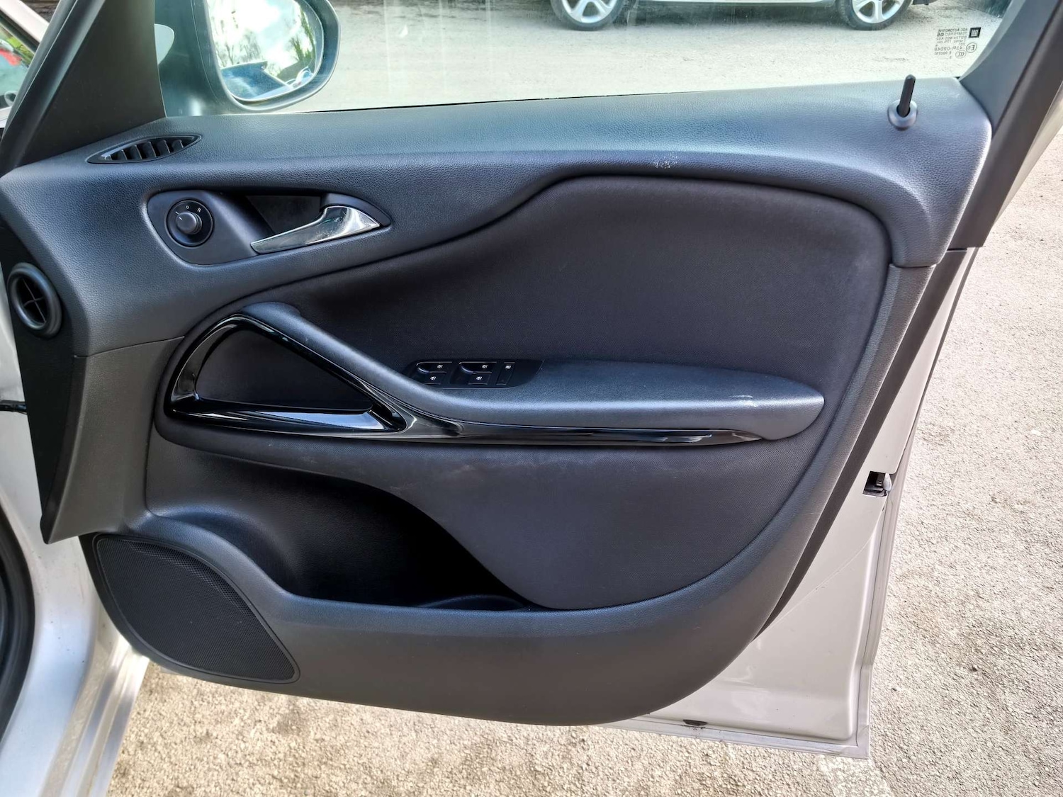 Used Vauxhall Zafira Tourer 2013 for sale - 77470074: Photo 34