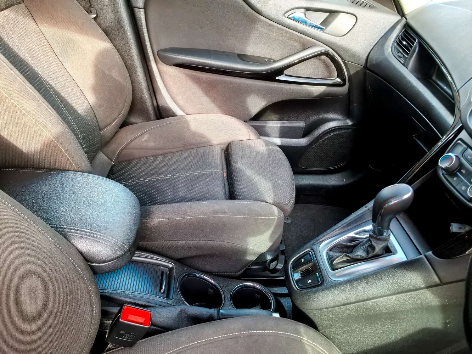 Used Vauxhall Zafira Tourer 2013 for sale - 77470074: Photo 79