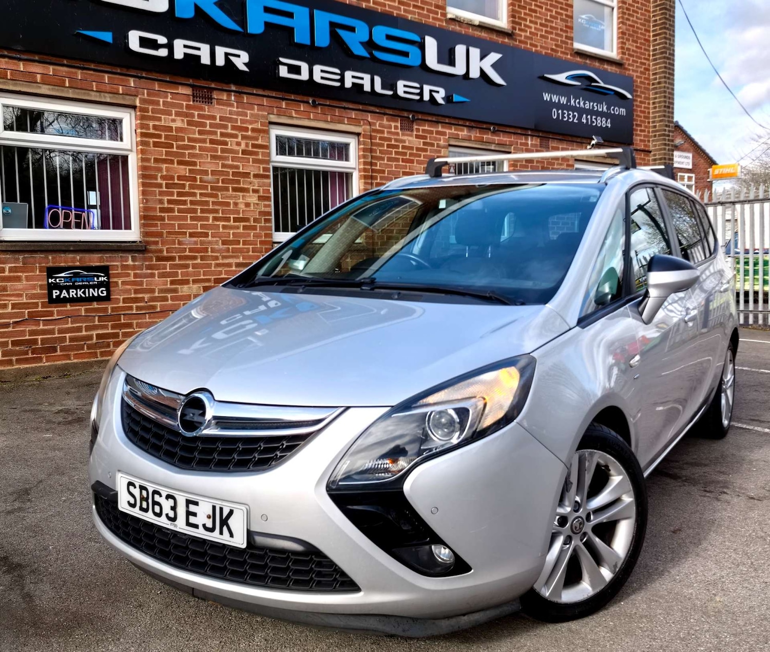 Used Vauxhall Zafira Tourer 2013 for sale - 77470074: Photo 9