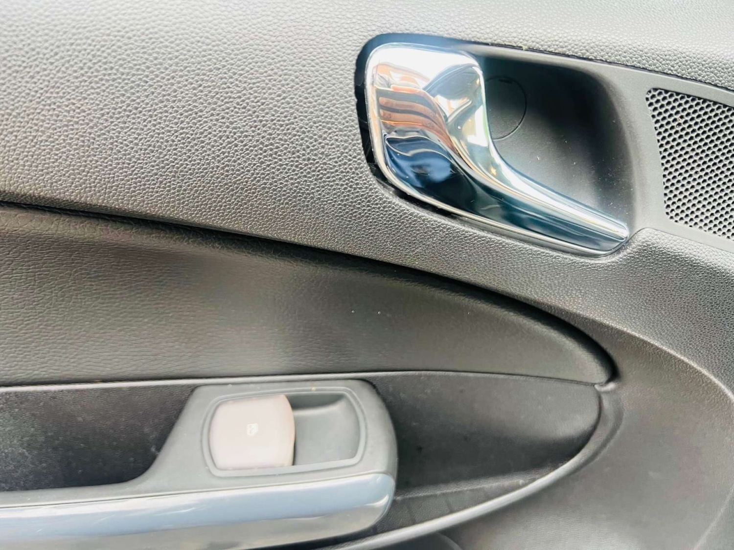 Used Vauxhall Corsa 2012 for sale - 76601043: Photo 49