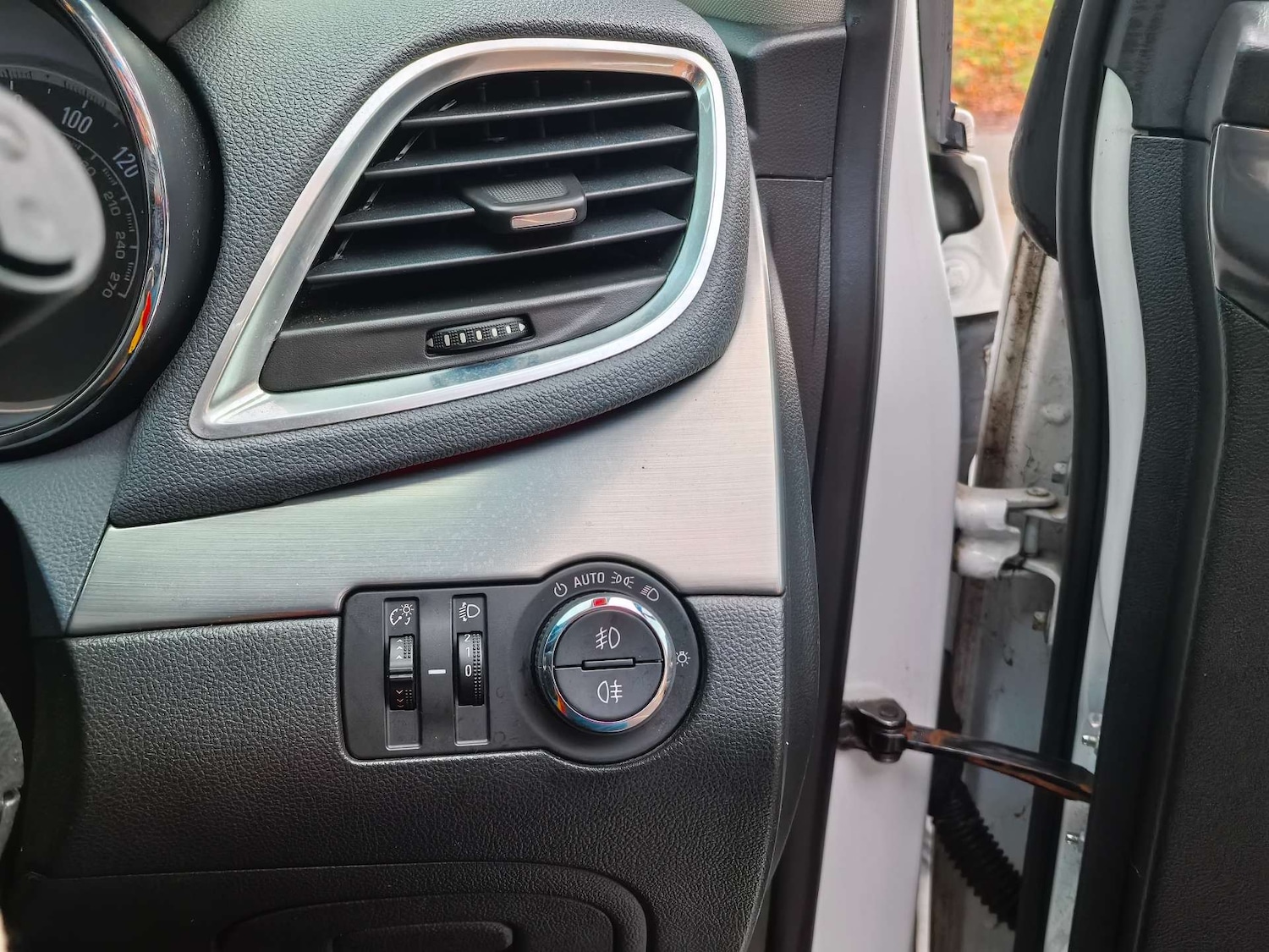 Used Vauxhall Mokka 2015 for sale - 76829785: Photo 64