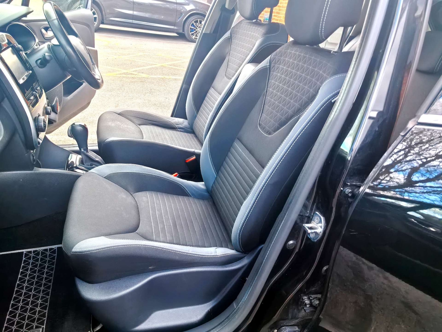 Used Renault Clio 2015 for sale - 77548523: Photo 18