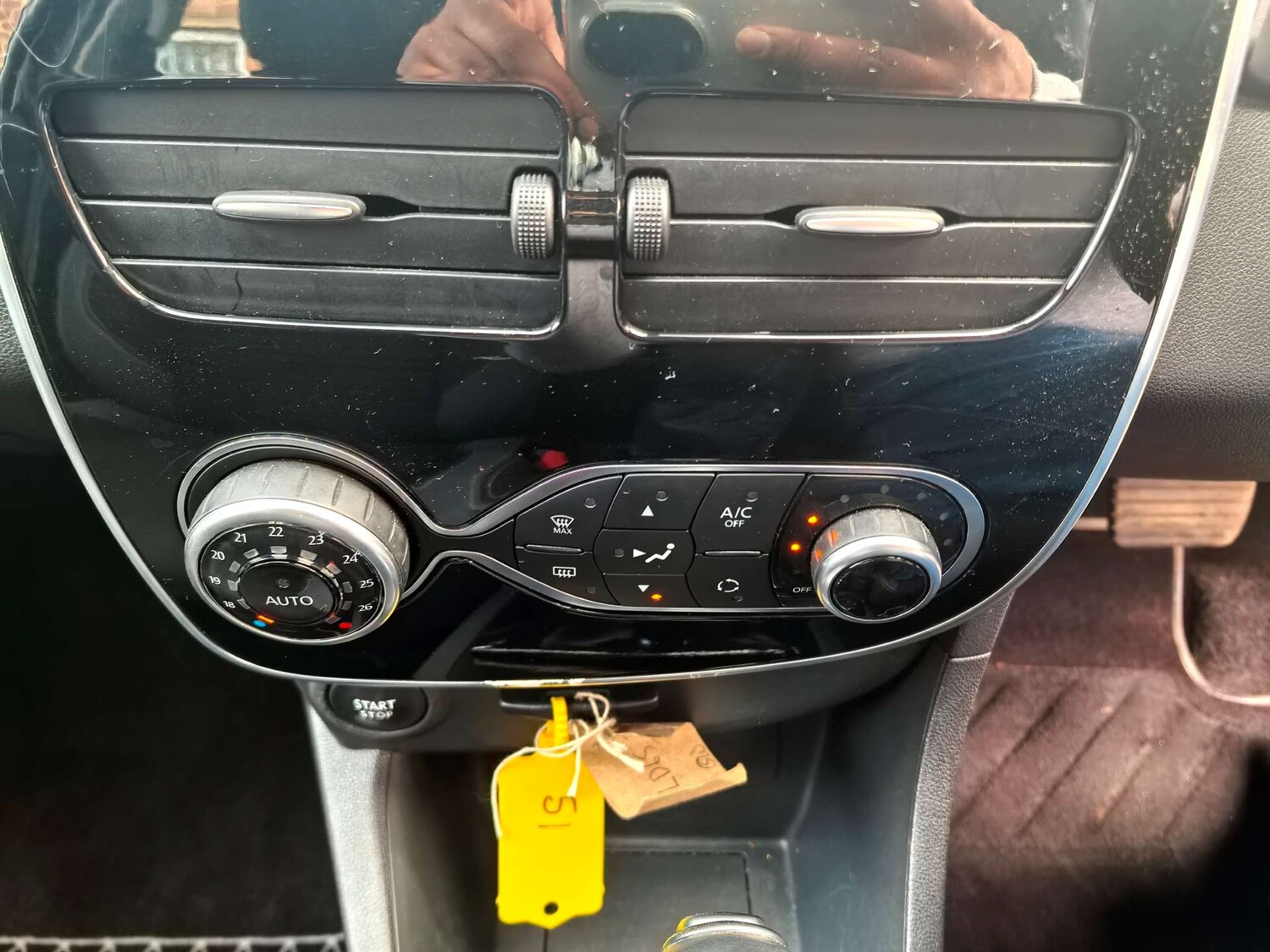 Used Renault Clio 2015 for sale - 77548523: Photo 21