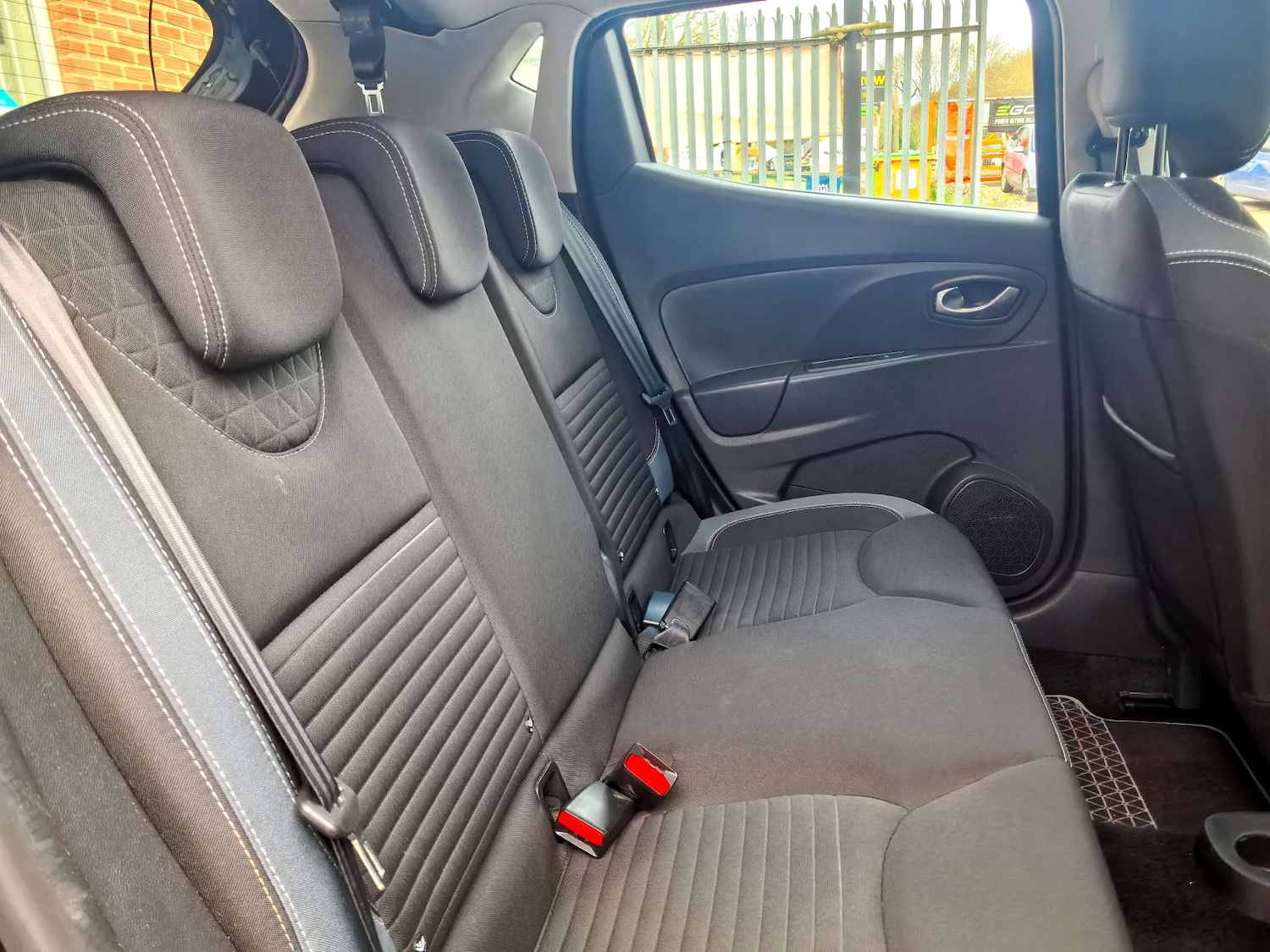 Used Renault Clio 2015 for sale - 77548523: Photo 22