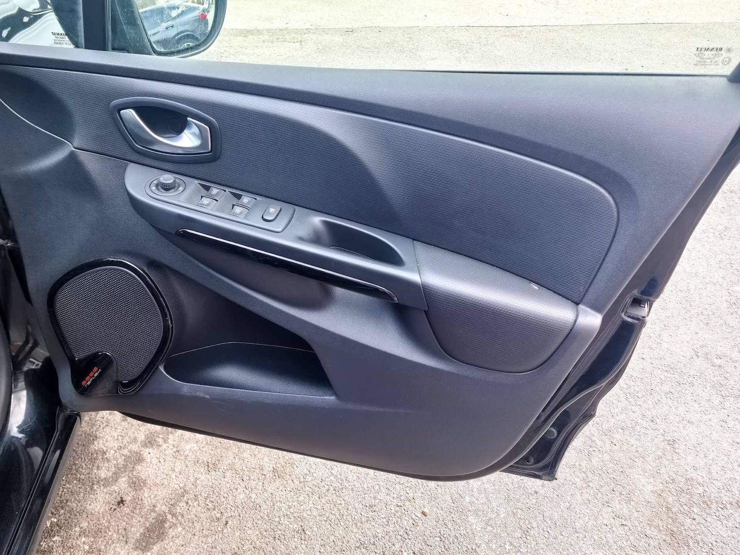 Used Renault Clio 2015 for sale - 77548523: Photo 23