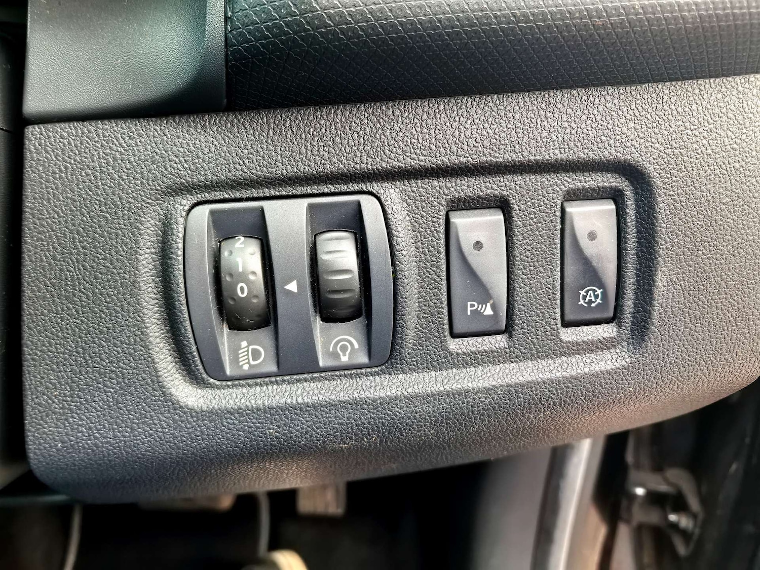 Used Renault Clio 2015 for sale - 77548523: Photo 28