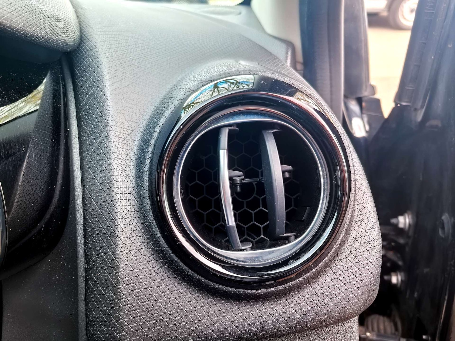 Used Renault Clio 2015 for sale - 77548523: Photo 30