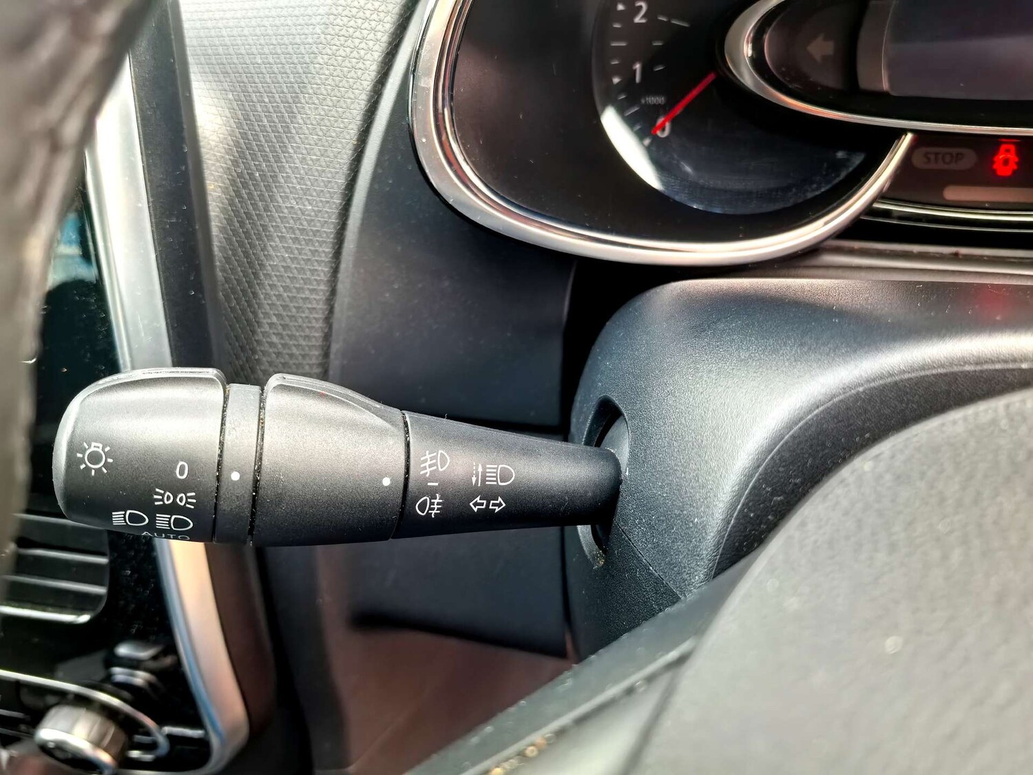 Used Renault Clio 2015 for sale - 77548523: Photo 31