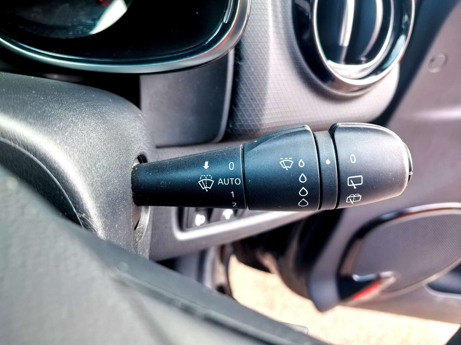 Used Renault Clio 2015 for sale - 77548523: Photo 32