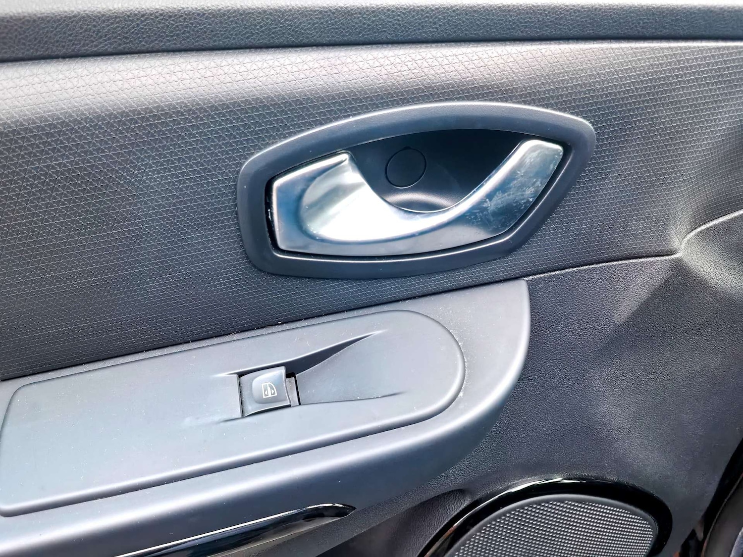 Used Renault Clio 2015 for sale - 77548523: Photo 39