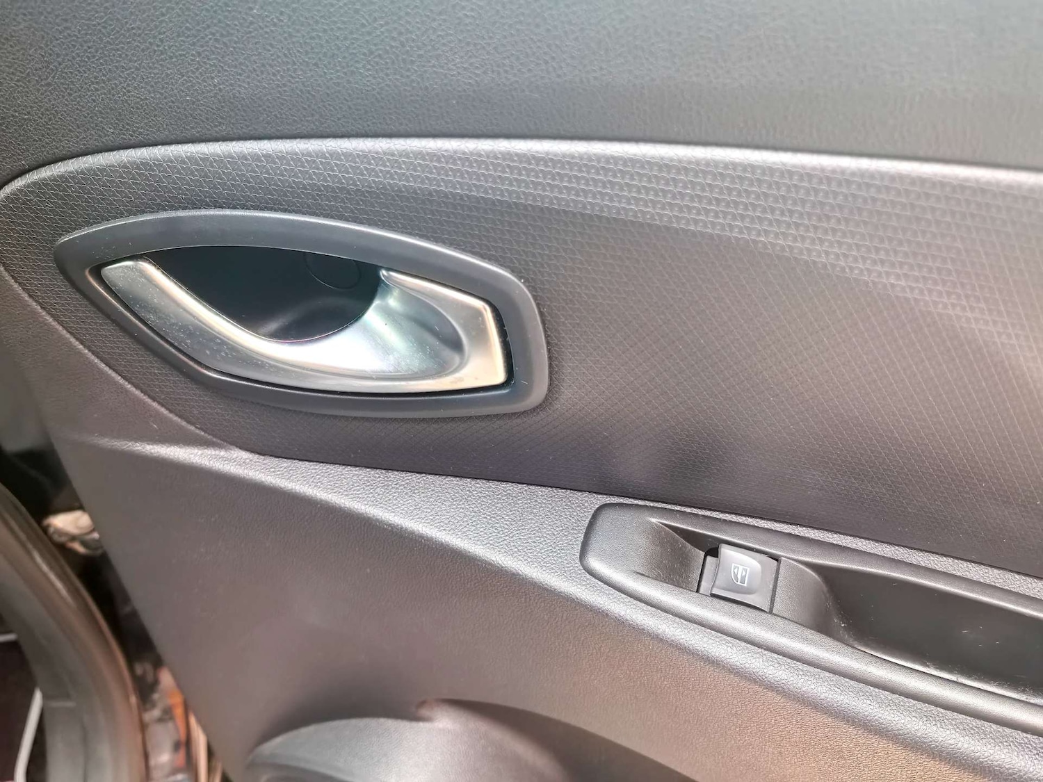 Used Renault Clio 2015 for sale - 77548523: Photo 40