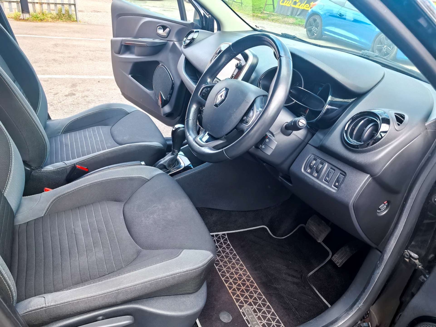 Used Renault Clio 2015 for sale - 77548523: Photo 66