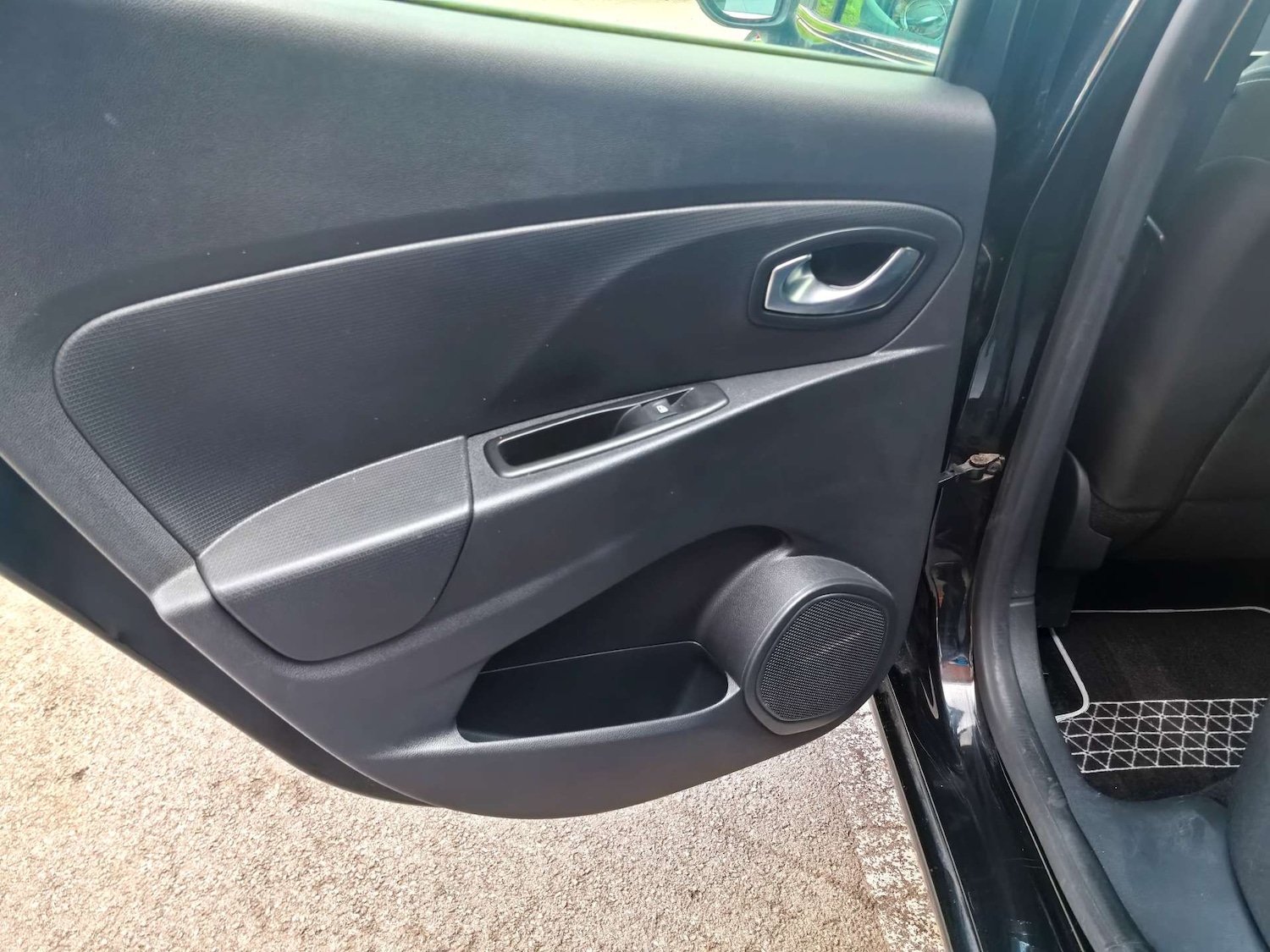 Used Renault Clio 2015 for sale - 77548523: Photo 71