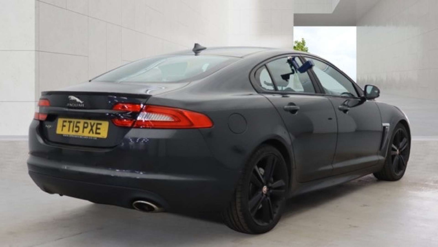 Used Jaguar XF 2015 for sale - 78213860: Photo 4