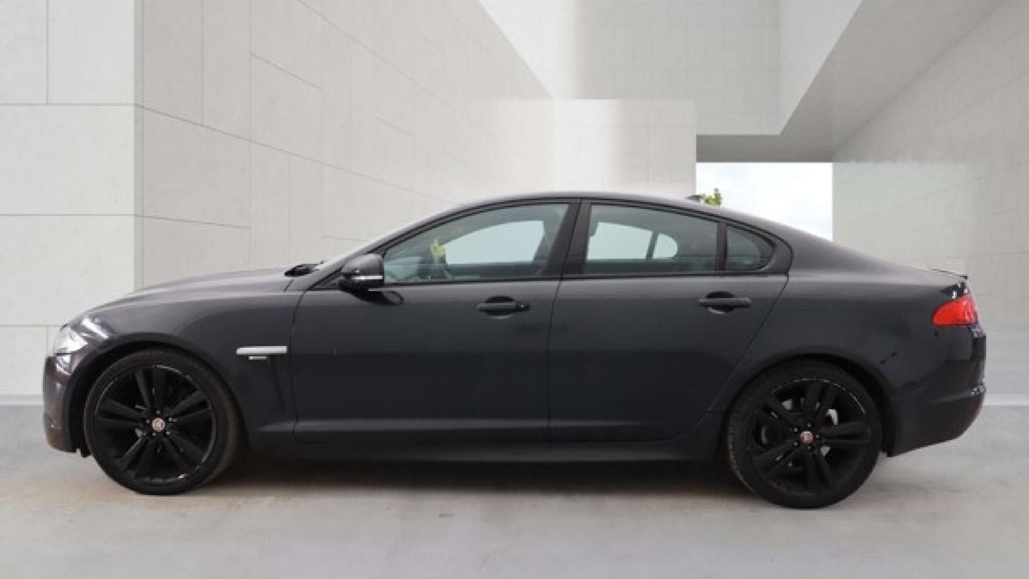 Used Jaguar XF 2015 for sale - 78213860: Photo 5