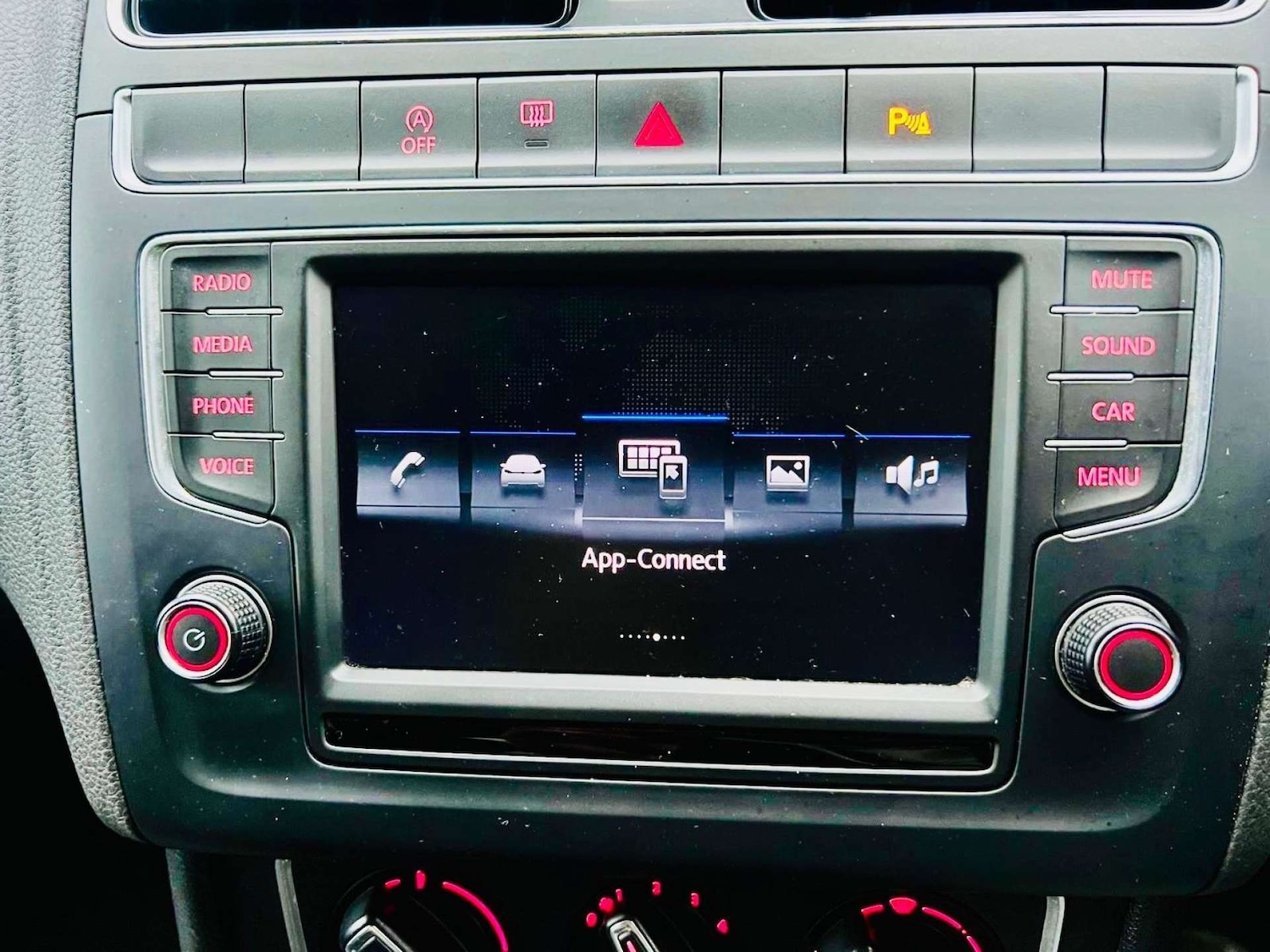 Used Volkswagen Polo 2018 for sale - 76600591: Photo 50