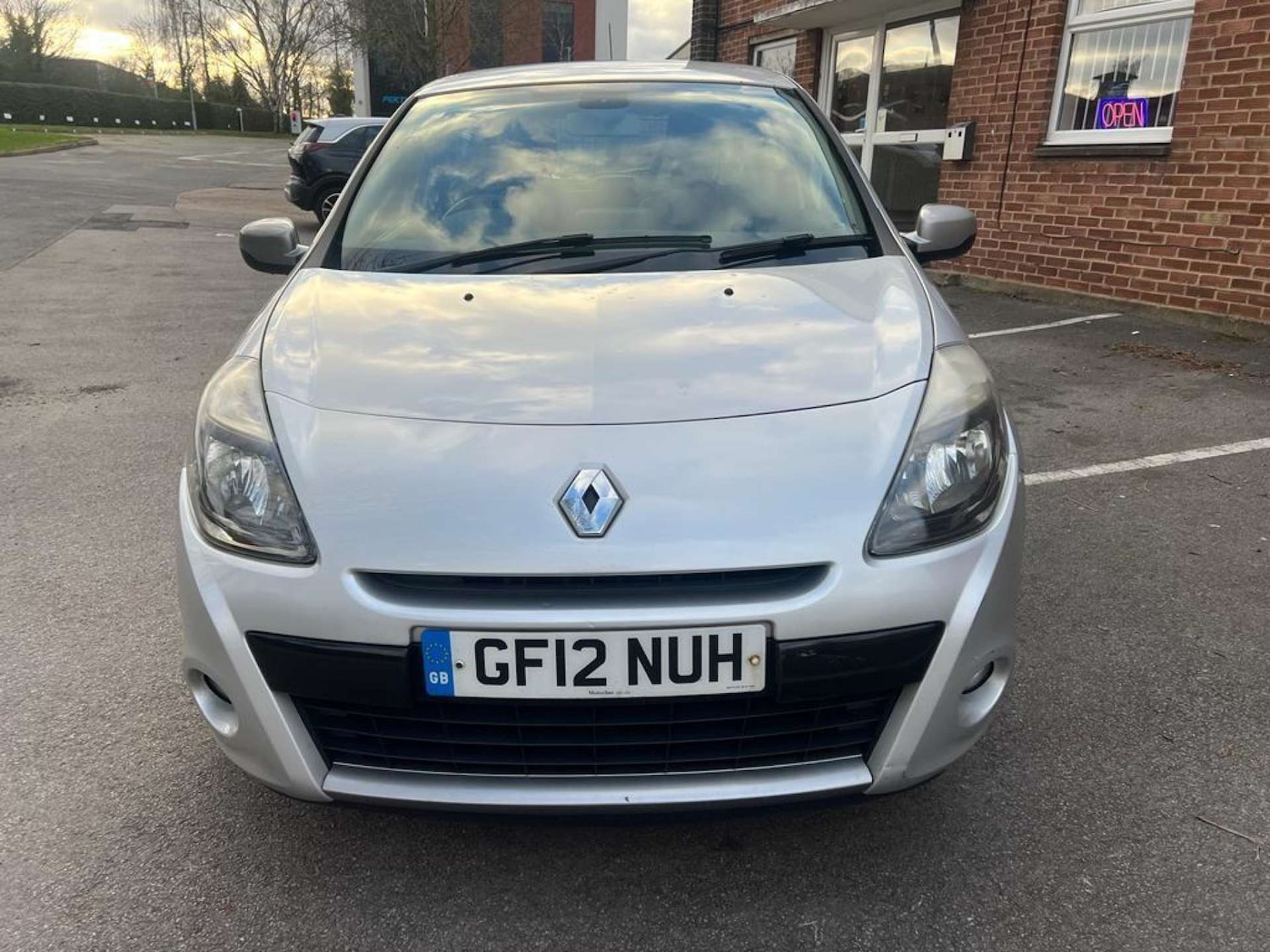 Used Renault Clio 2012 for sale - 76363832: Photo 3