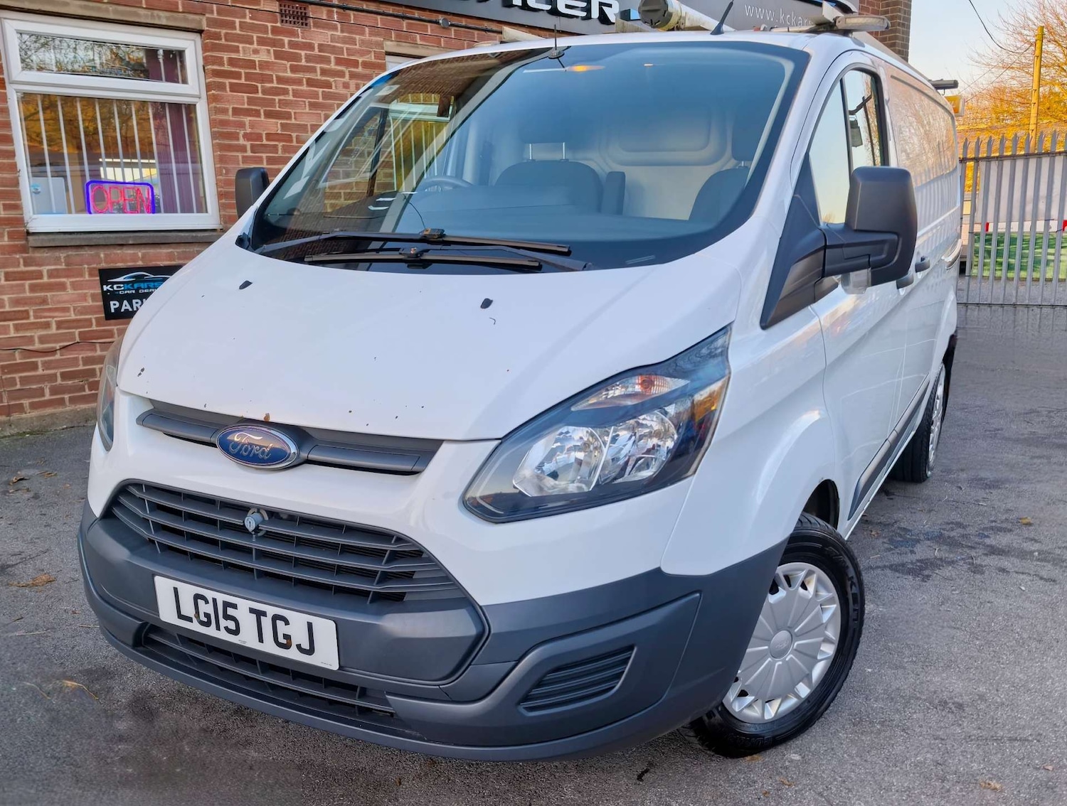Used Ford Transit Custom 2015 for sale - 77571328: Photo 2